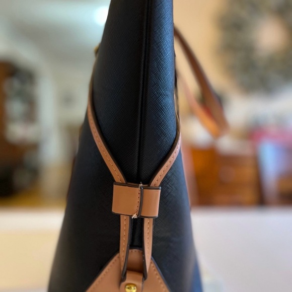 Adrienne Vittadini Black and Tan Tote with Gold Hardware - Picture 3 of 9